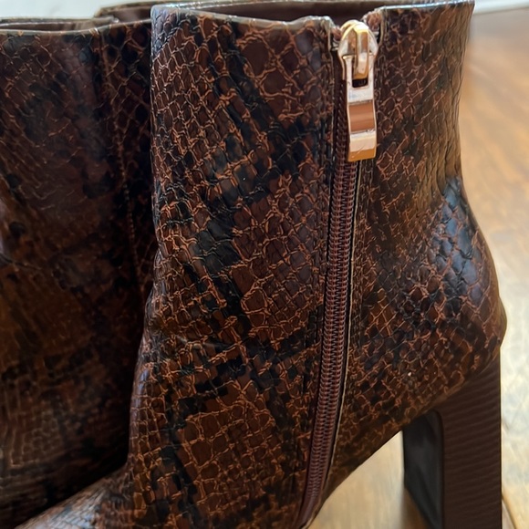 Heeled bootie - Picture 3 of 7